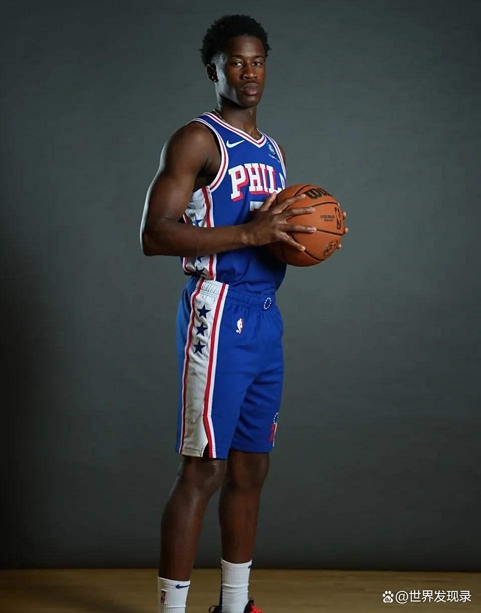 登录领取更多星空官方福利关于76人新秀表现惊艳，全场观众掌声不断，一点是一能力一直.的信息