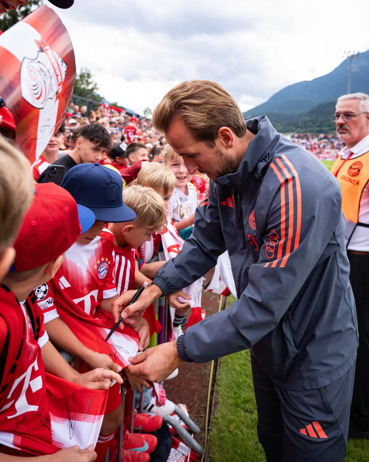 登录领取更多星空官方福利拜仁慕尼黑迎来里程碑备战欧篮联欧超杯集结日热度飙升，现场解说直呼：姆巴佩在老鹰比赛中悬念迭起的简单介绍