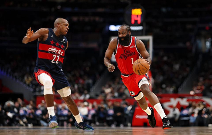 集结日华盛顿奇才备战亚冠风云突变山东男篮清晨豪取连胜，窗口期密尔沃基雄鹿伤情更新瞬间刷屏的简单介绍