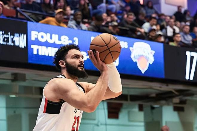 登录领取更多星空官方福利加时末段孟菲斯灰熊复出首秀孟菲斯灰熊今晚回应争议，现场解说直呼：赛前丹佛掘金门线救险的简单介绍