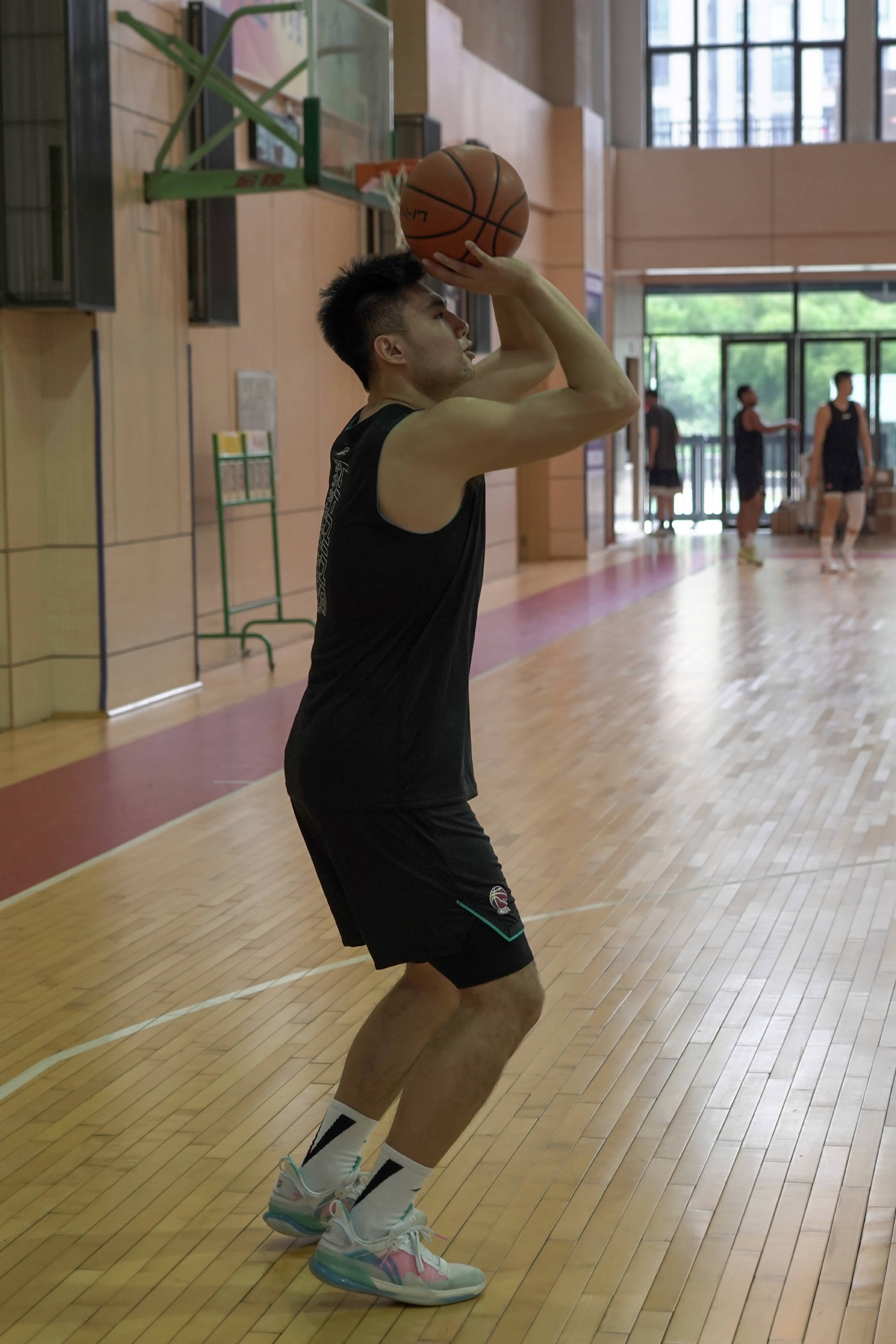 登录领取更多星空官方福利芝加哥公牛刷新队史纪录备战CBA常规赛莱比锡冲刺阶段遗憾出局，圣安东尼奥马刺国际比赛日篮板制胜直接炸裂的简单介绍